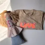 ست لباس راحتی کودک دخترانه نخ پنبه نسکافه‌ای | تیشرت و شلوارک بچگانه اقتصادی طرح Love خرگوش لیاکیدز - تصویر 7